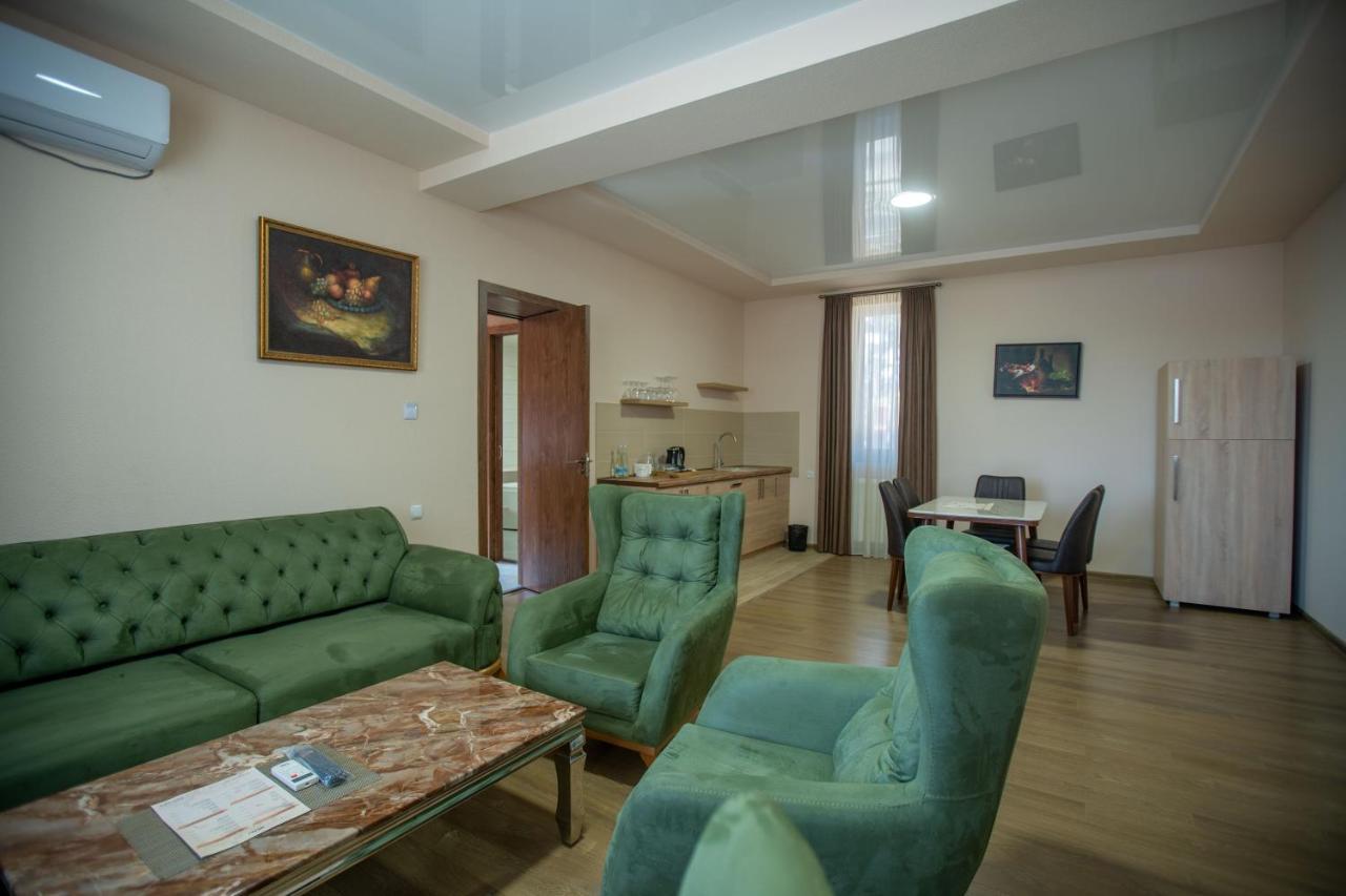 Zuzumbo Resort & Spa Telavi Extérieur photo
